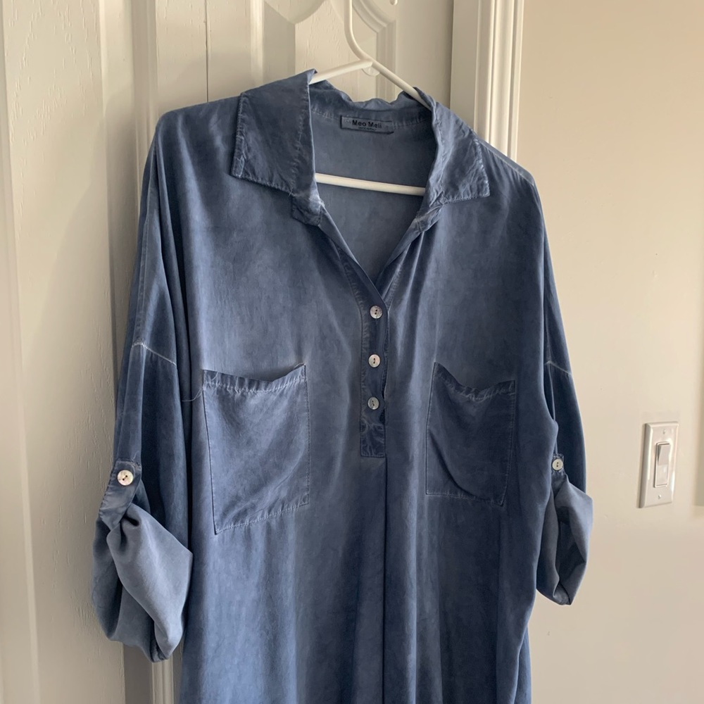 O/S silky shirt.  Sooo soft!